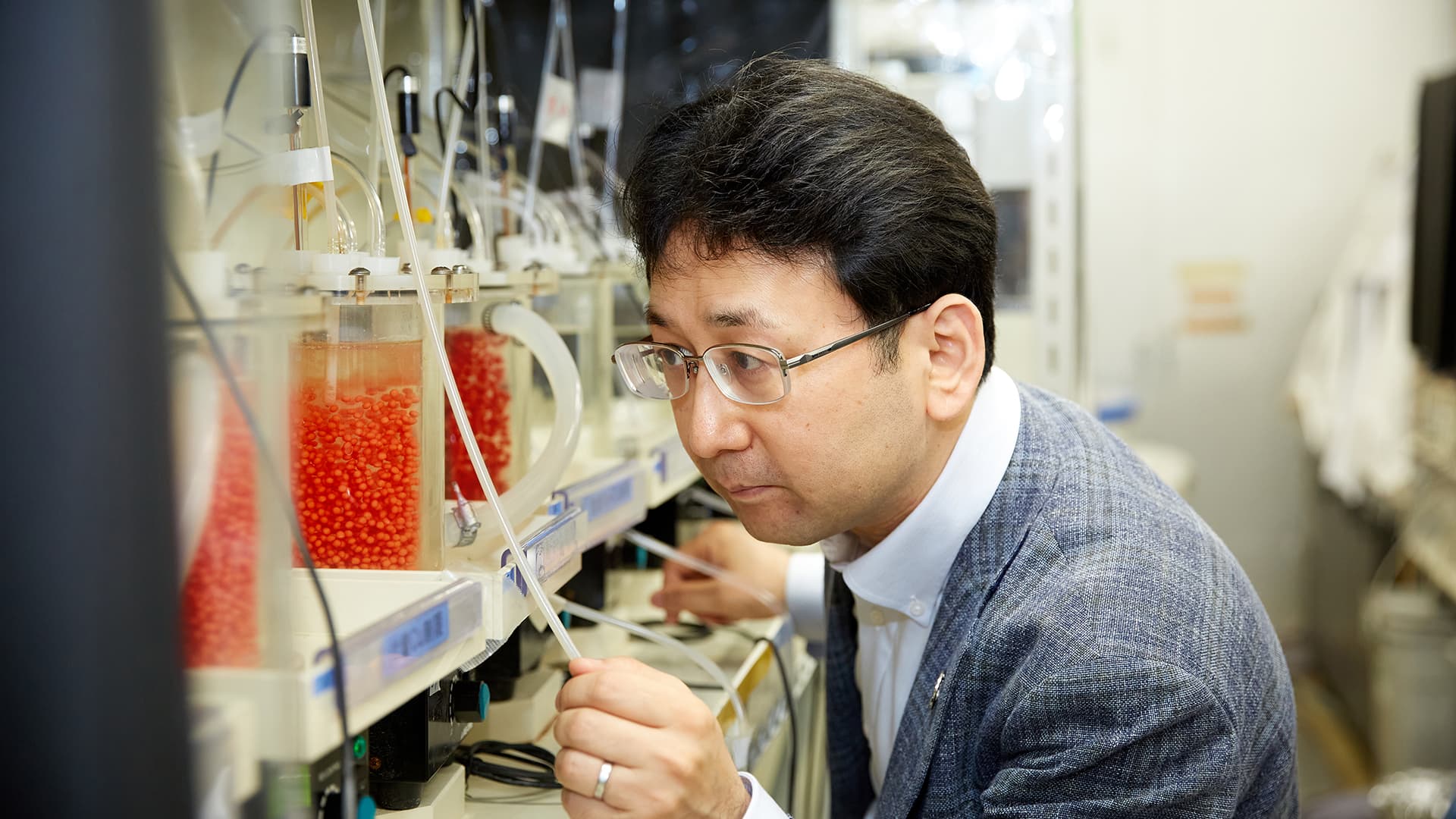 写真:井坂 和一准教授
