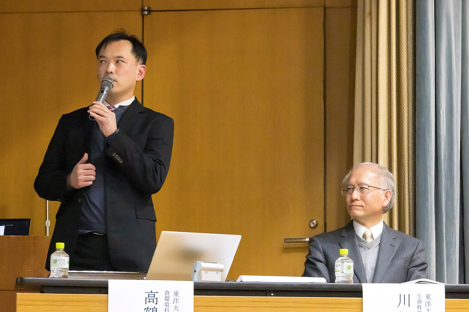 食環境科学部 教授 髙鶴裕介氏、生命科学部 教授 川口英夫氏