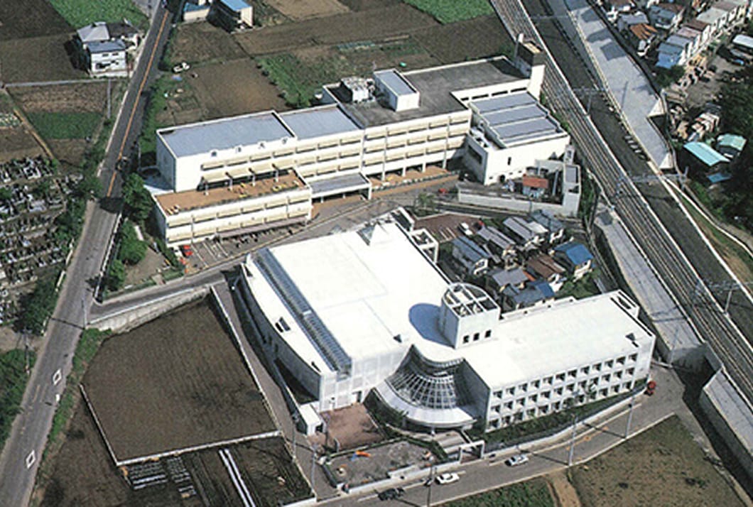 朝霞キャンパスを開設